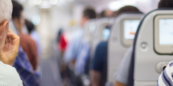 Etiqueta no avião
