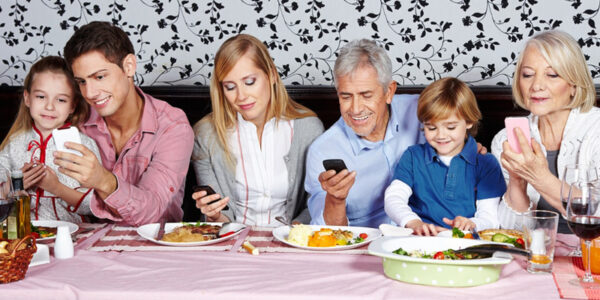 Netiqueta – Etiqueta com Celular