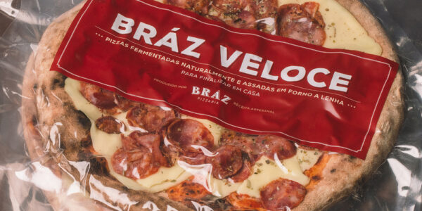 Bráz traz pizzas para finalizar em casa a qualquer hora