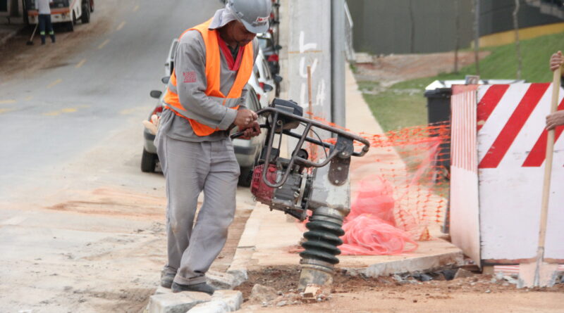 Barueri substitui postes por fiação subterrânea em pontos da cidade