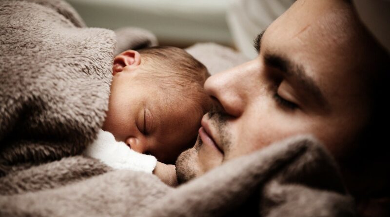 STF decide que pai solteiro servidor público federal tem direito à licença-paternidade de 180 dias