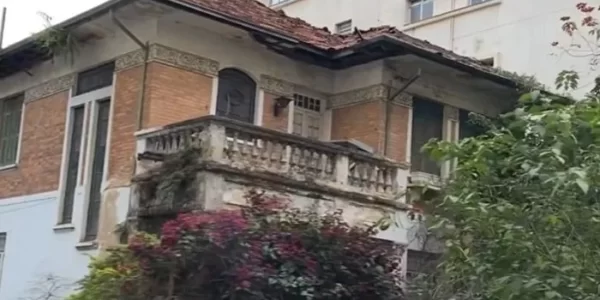 “A Mulher da Casa Abandonada”, o podcast que virou sensação na cidade de São Paulo