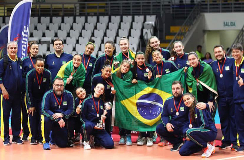 Atletas de Barueri são Prata no Sul-americano de Vôlei com o Brasil Sub-17