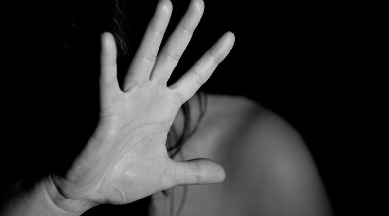 Violência contra a mulher: como fazer uma denúncia à polícia em SP
