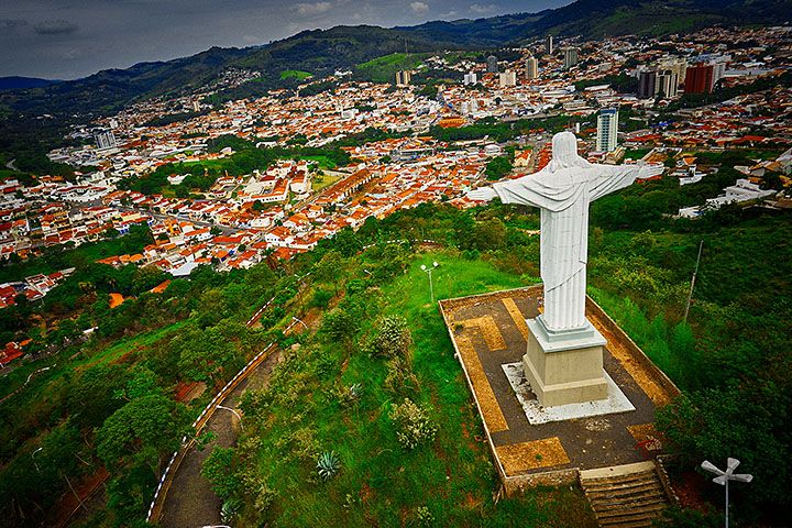 Guia turístico traz 66 estátuas de Cristo nos municípios paulistas