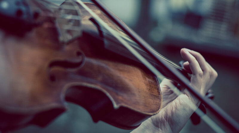 Dia das Mães: Centro Comercial Alphaville promove 3 apresentações de violino