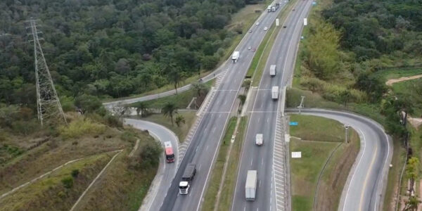 Obras da Castello exigem bloqueio sob viaduto do km 43, em Santana de Parnaíba