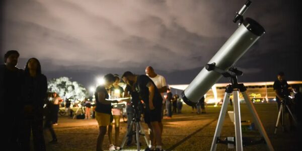 Cometa do Século poderá ser visto no Brasil neste domingo, 13