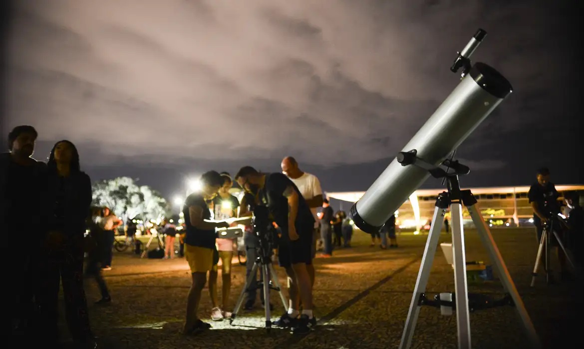 Cometa do Século poderá ser visto no Brasil neste domingo, 13