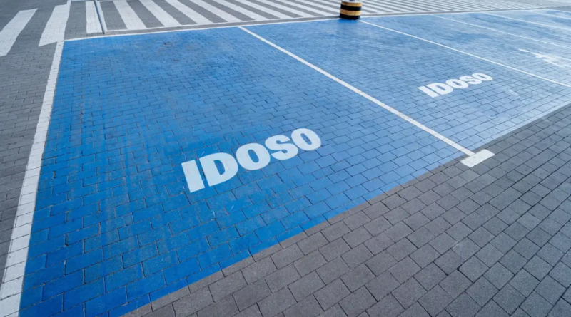 Credencial de estacionamento para idoso e PCD ganha versão digital