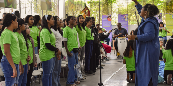 Instituto Cacau Show celebra 15 anos com musical em Barueri