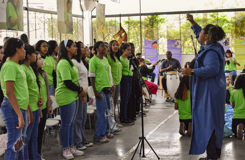 Instituto Cacau Show celebra 15 anos com musical em Barueri