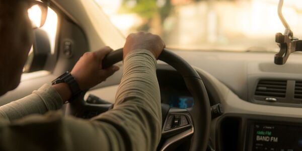 Viaje com confiança: 12 recursos de segurança para usuários da Uber