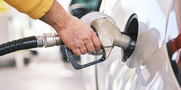 Preço da gasolina e diesel sobe dia 1º nos postos de combustíveis