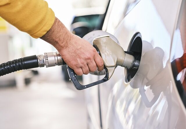 Preço da gasolina e diesel sobe dia 1º nos postos de combustíveis