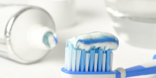 Anvisa alerta sobre reações ao uso de Colgate Total Clean Mint