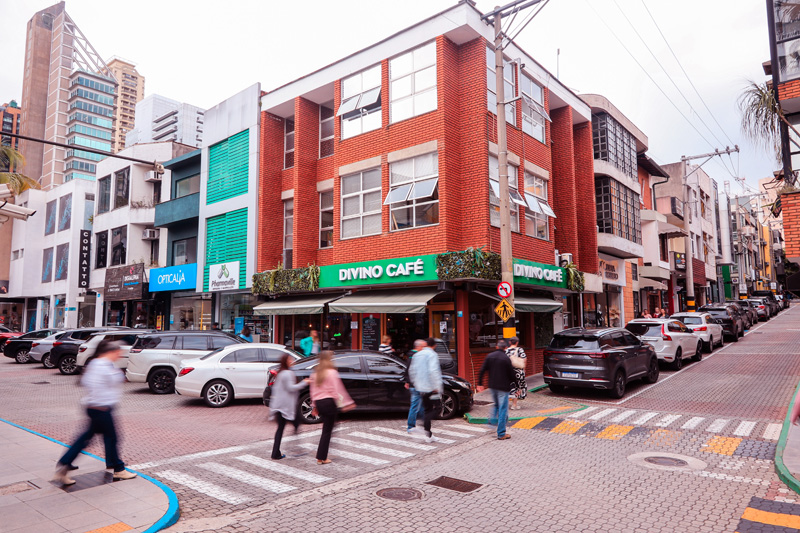 Centro Comercial Alphaville celebra 45 anos com evento especial