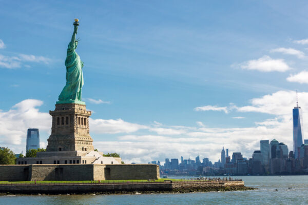 Visto americano terá taxa extra de US$ 250 em 2026