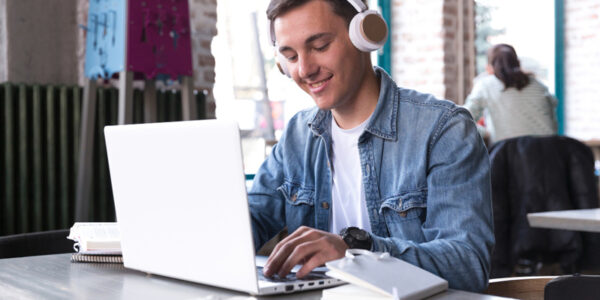 Oportunidade Já traz 500 mil vagas em cursos on-line gratuitos