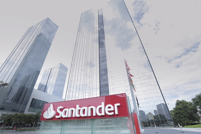 Santander abre inscrições para Programa de Trainee 2026