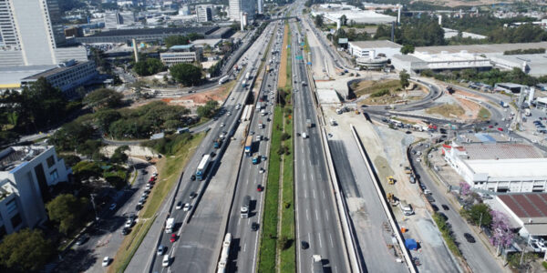 Trevo de Alphaville passa por nova intervenção noturna por obras na Castello