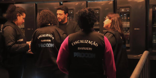 Procon Barueri orienta comerciantes de bebidas alcoólicas