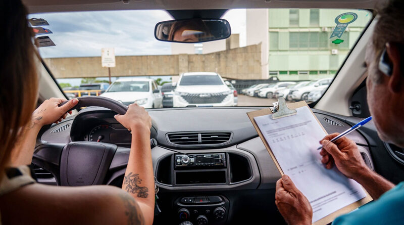 Contran aprova CNH sem autoescola; processo ficará até 80% mais barato