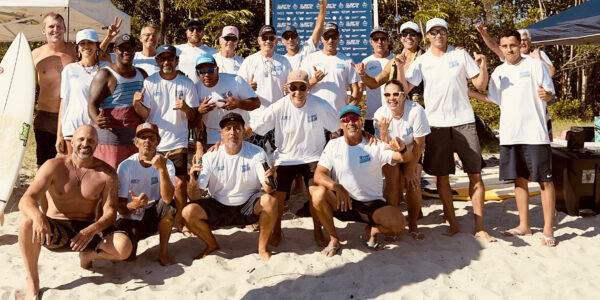 2º Surf Solidário do Maui Poke House doa pranchas no litoral