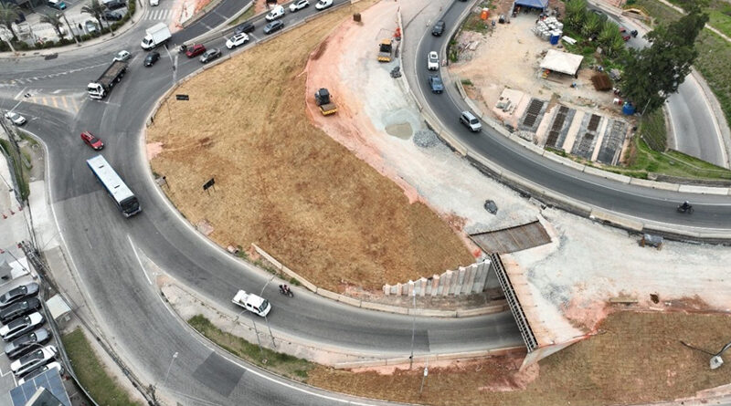 Intervenção no Trevo de Alphaville fecha acesso à Al. Rio Negro