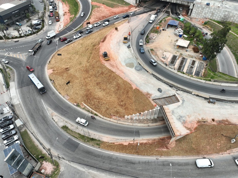 Intervenção no Trevo de Alphaville fecha acesso à Al. Rio Negro