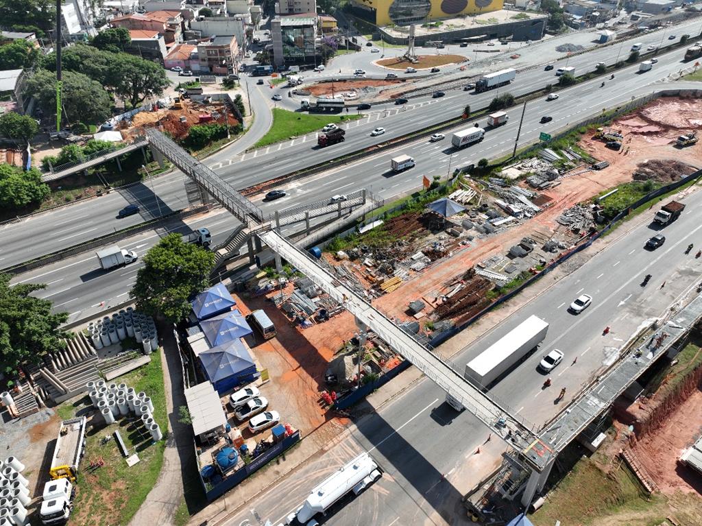 Em Barueri, passarela no km 26 da Castello Branco será interditada