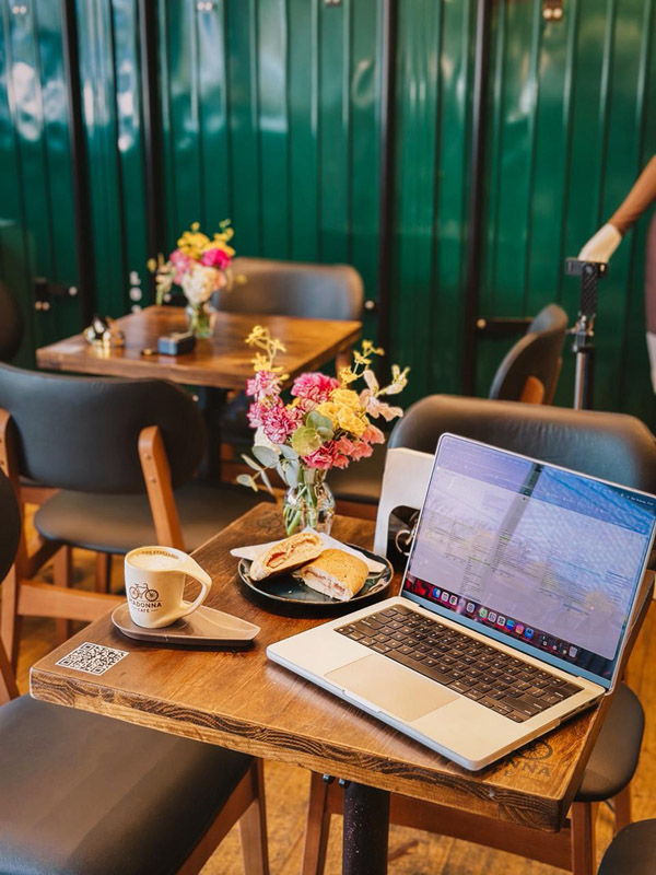 Cicliville e Madonna Café: ponto de encontro do ciclismo em Alphaville com bikes, oficina e cafés especiais