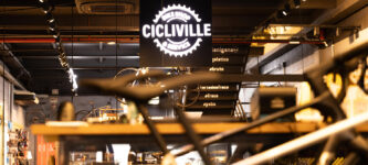 Cicliville e Madonna Café: ponto de encontro do ciclismo em Alphaville com bikes, oficina e cafés especiais