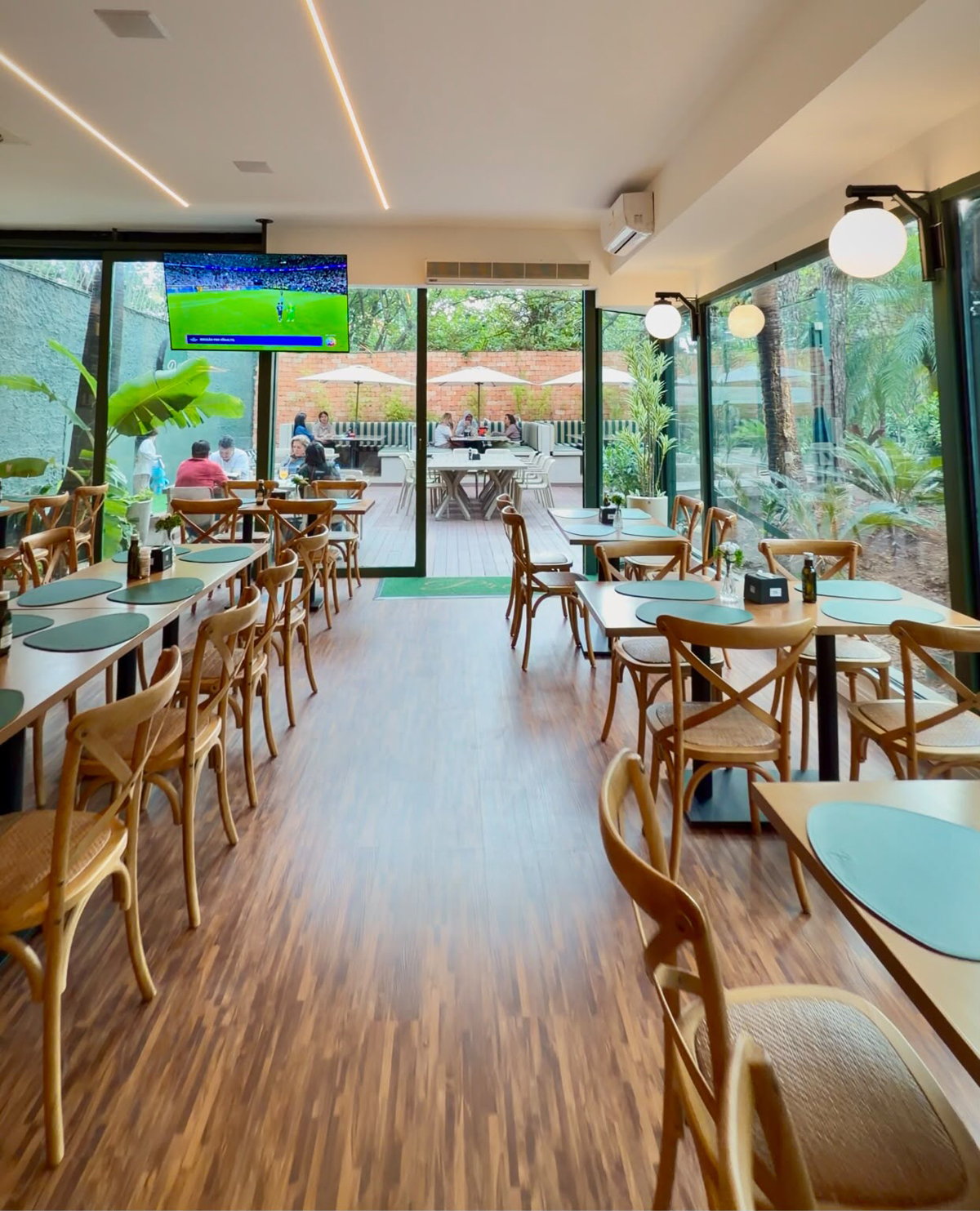 Praça 321: restaurante com sabor mediterrâneo em Alphaville