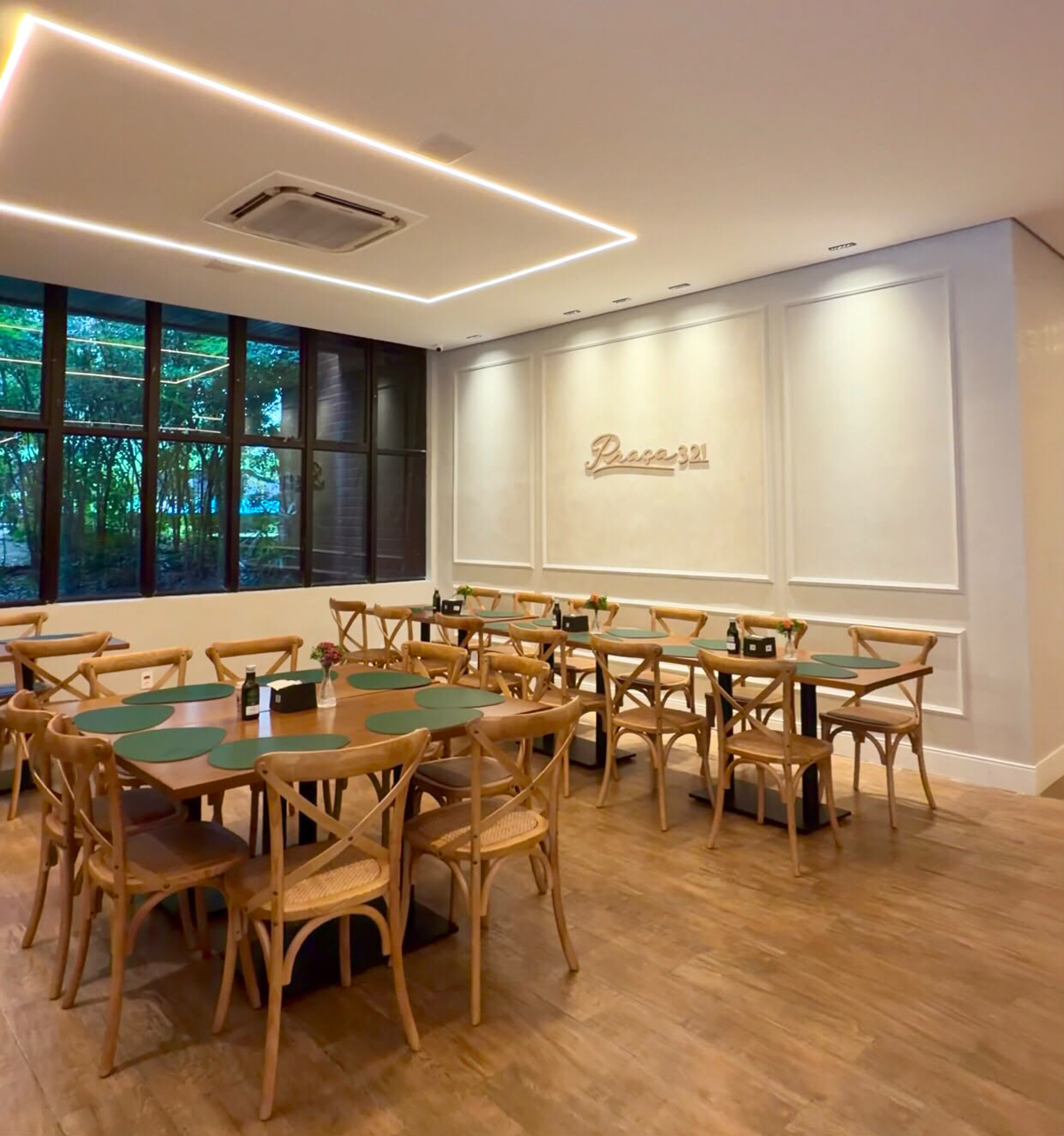 Praça 321: restaurante com sabor mediterrâneo em Alphaville