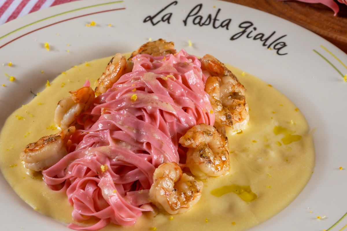 La Pasta Gialla Tamboré participa da campanha Outubro Rosa com massa especial