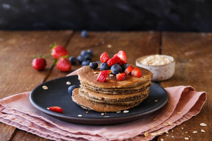 Do café da manhã ao lanche: aprenda a fazer panqueca de aveia e banana